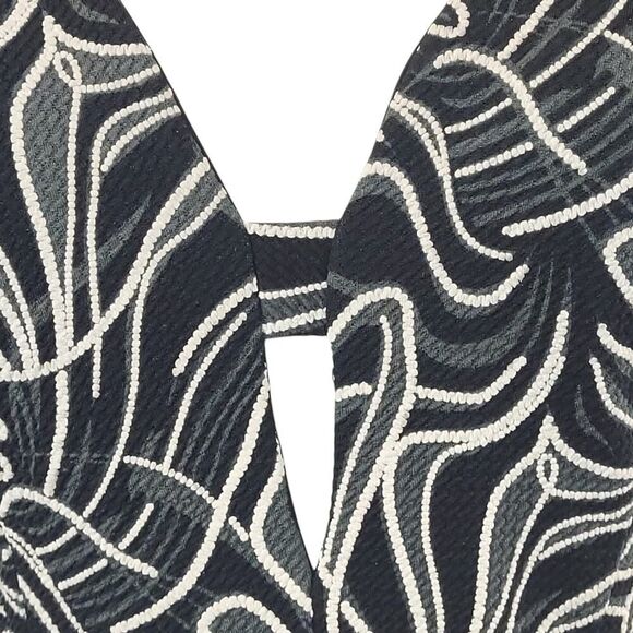 Papaya Medium Black Bodycon Dress V-Neck Lace Trim USA Black Gray White Print - Picture 9 of 16